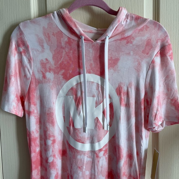 Michael Kors Pink & White Monogram Tie Dye Hooded Short Sleeve Dress - Picture 5 of 16